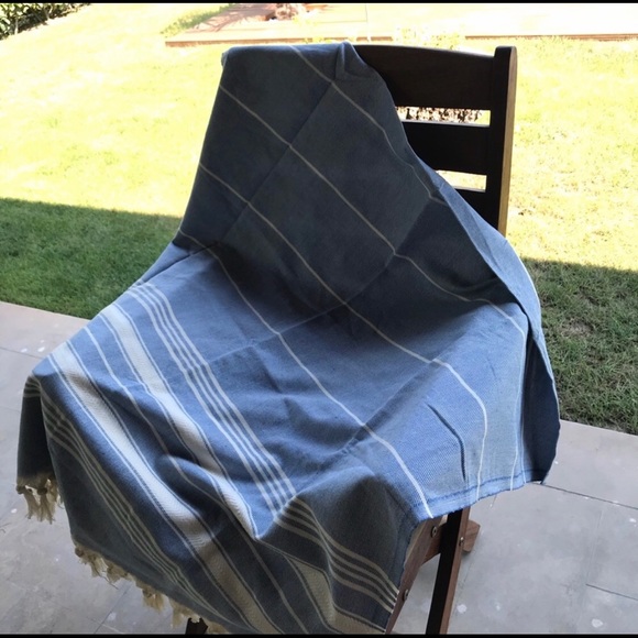 Hand- Loomed fringe detailed Turkish Cotton Towel - Picture 5 of 7